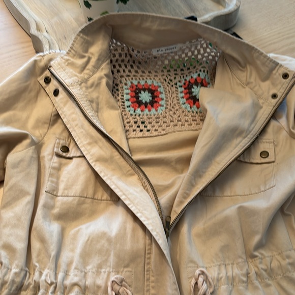 Unique jacket - Picture 3 of 5